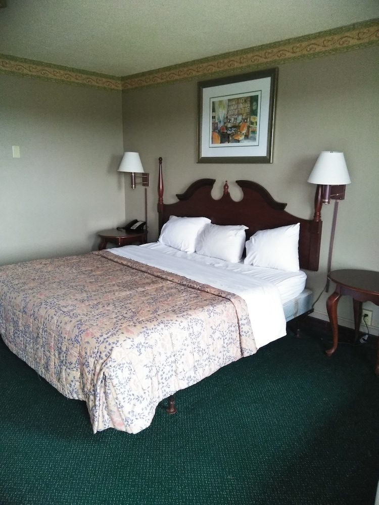 New Bedford Inn Suites 13/69