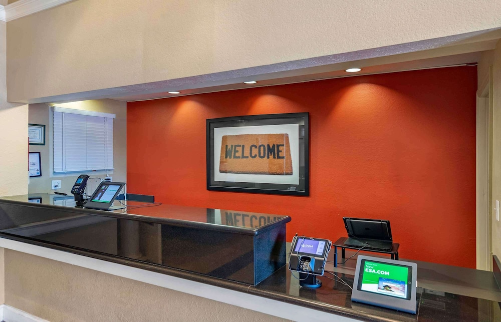 Extended Stay America - Tampa - Airport - N. West Shore Blvd 8/73