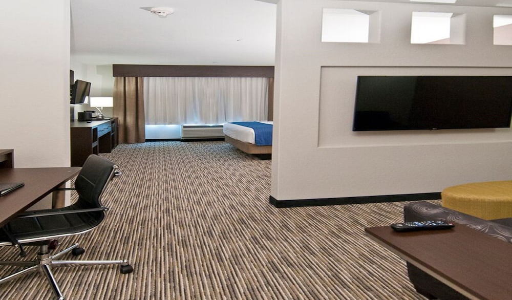 Holiday Inn Austin Airport 41/58