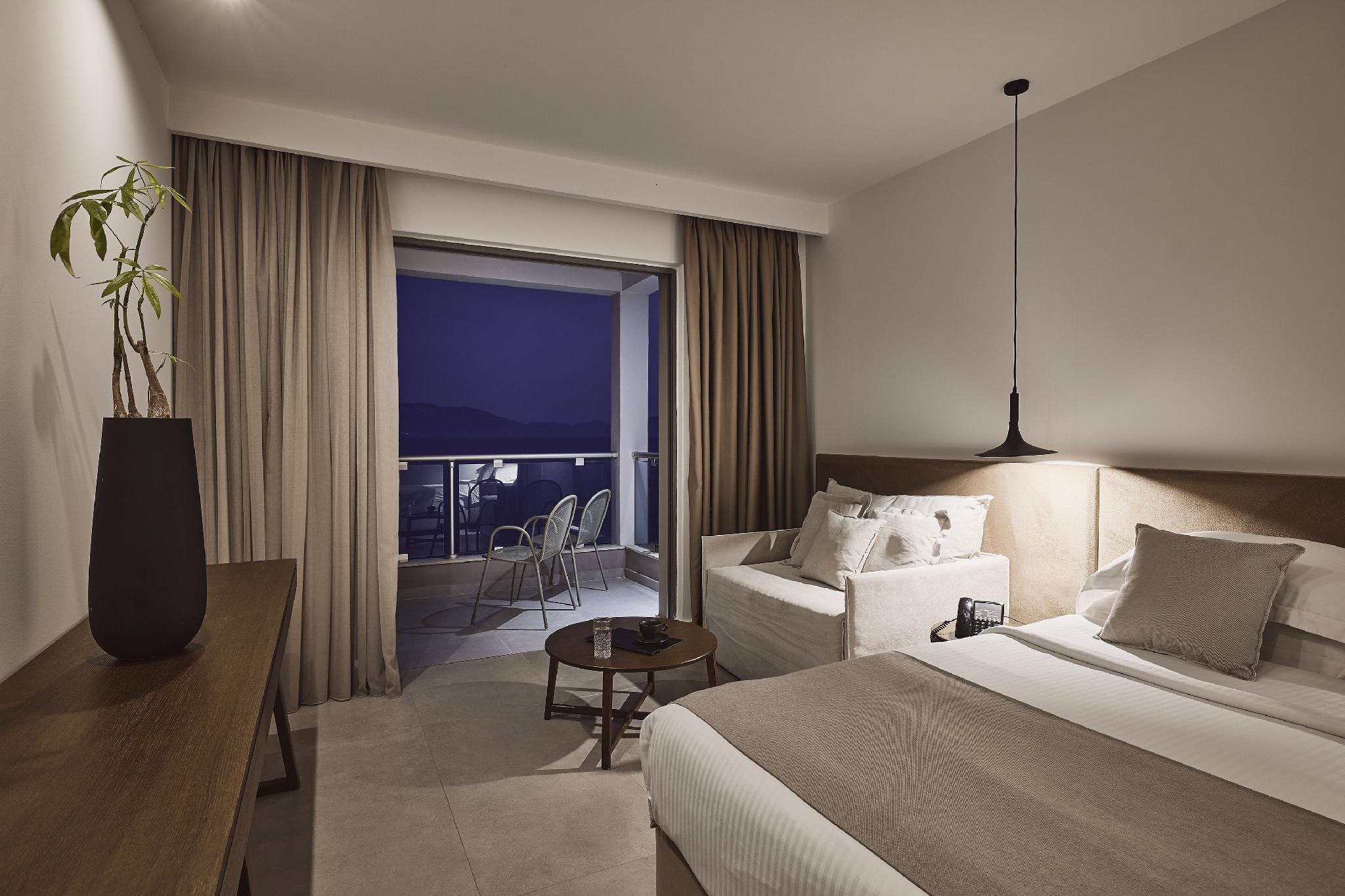 Standard, Double or Twin Bed, Land View