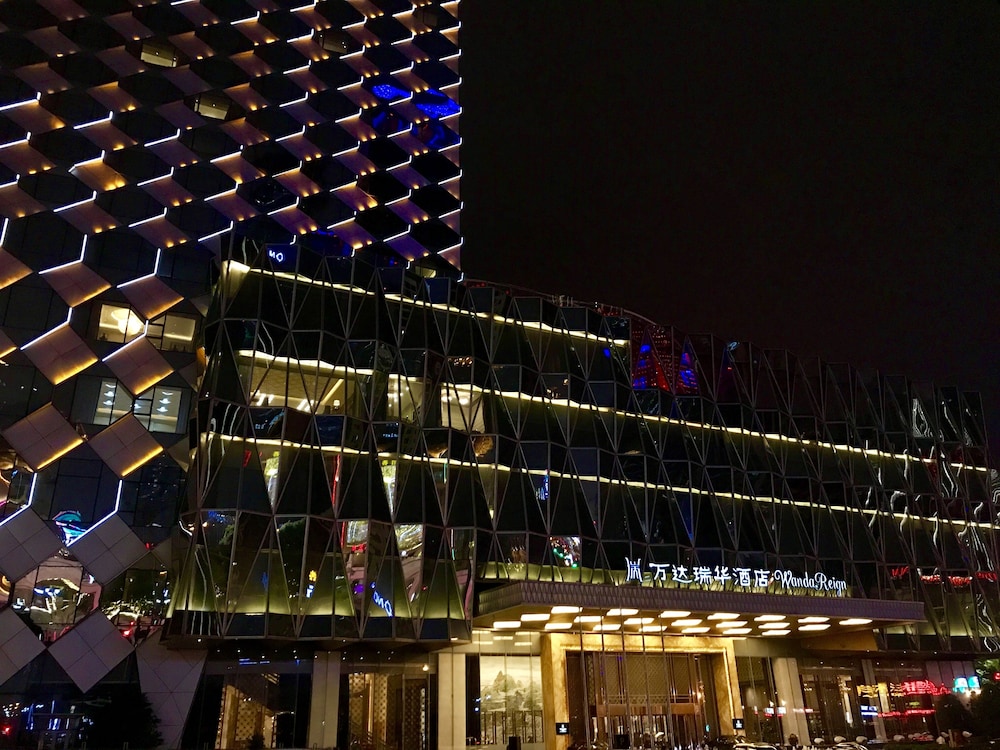 Wanda Reign Wuhan 4/67