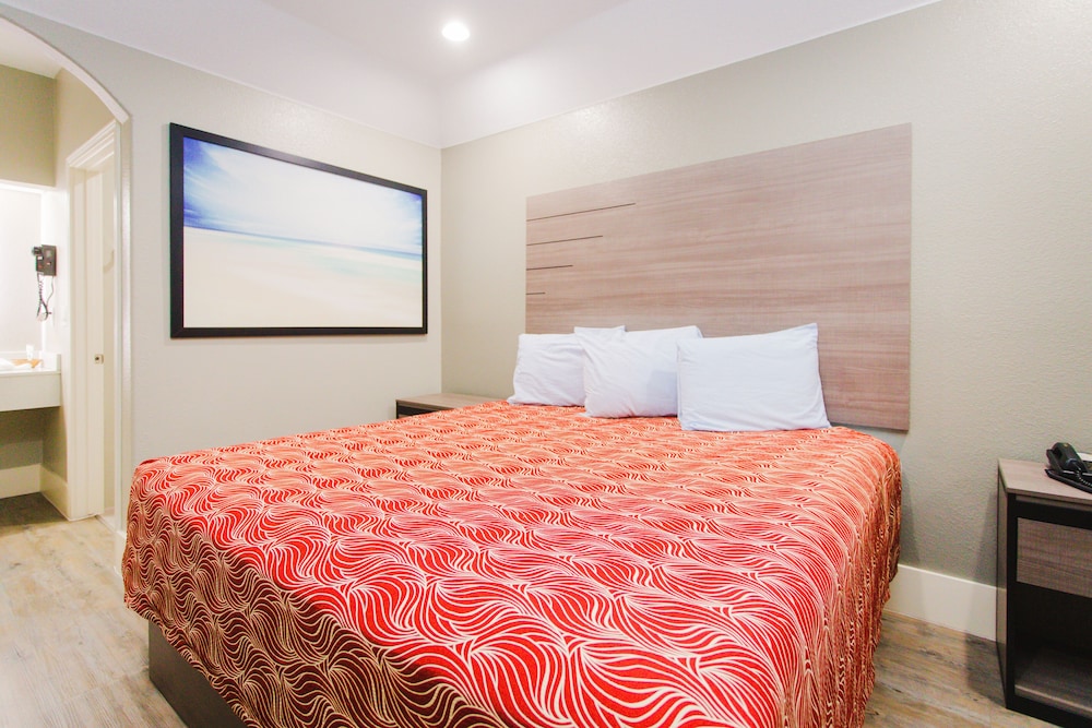 SUPERIOR, KING BED