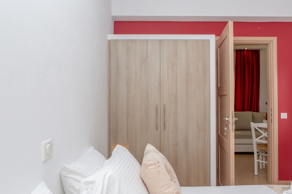 Sun and Moon Villas and Suites 39/72