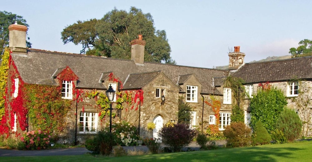 Collaven Manor Hotel 77/78