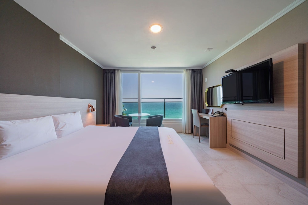 Gyeongpo Soo Hotel 9/68