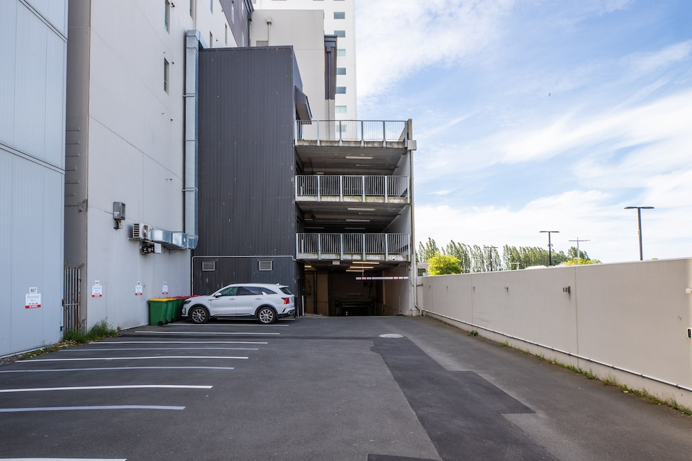 Hotel 115 Christchurch 57/65