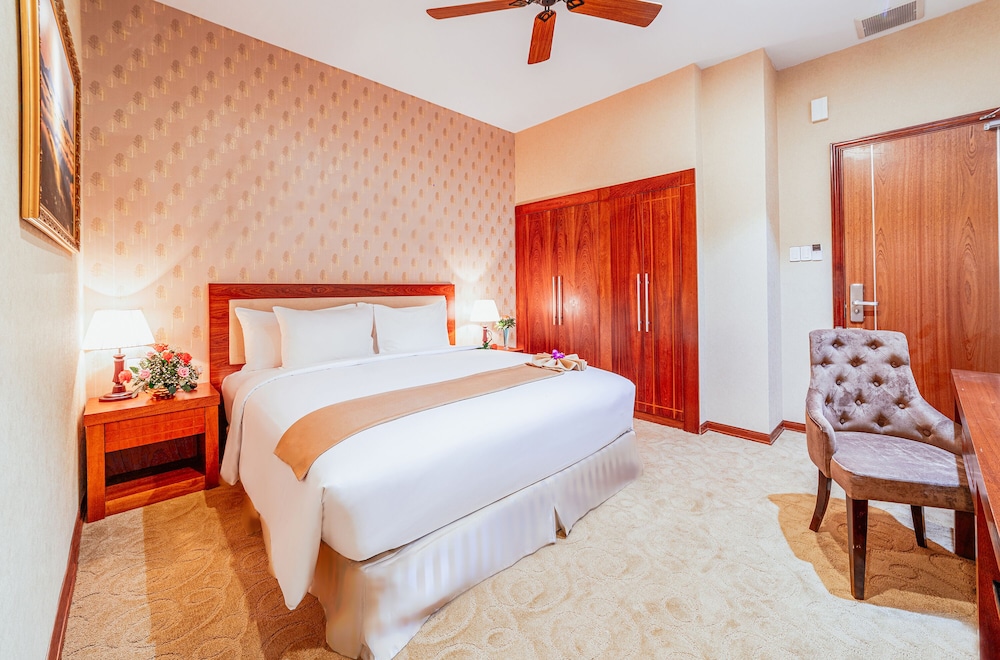 Ladalat Hotel 16/80