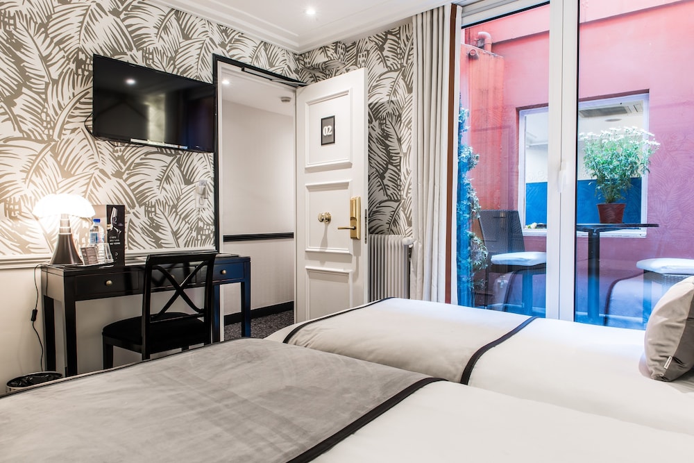 Hotel Jardin Le Brea 34/76