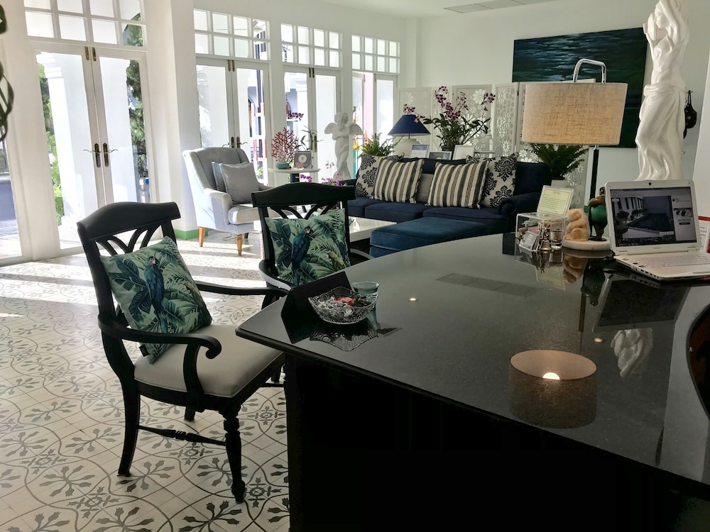 Casa Blanca Boutique Hotel 57/73