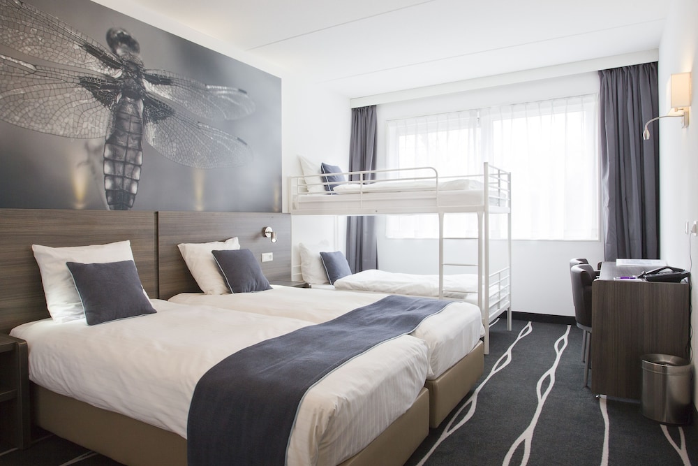 Family, Twin Beds, Bunk Bed