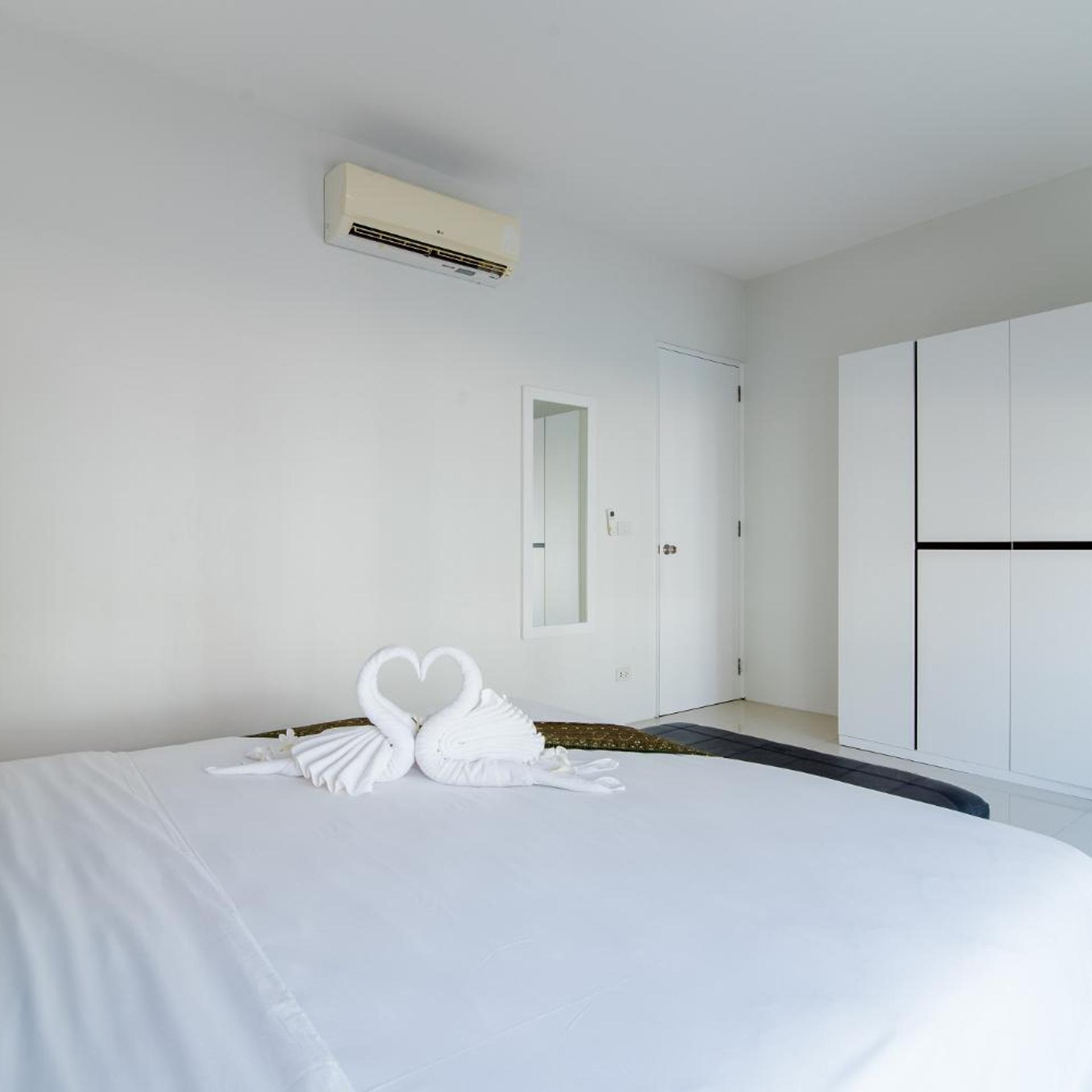 2 Bedrooms, Pool, Suite, Terrace