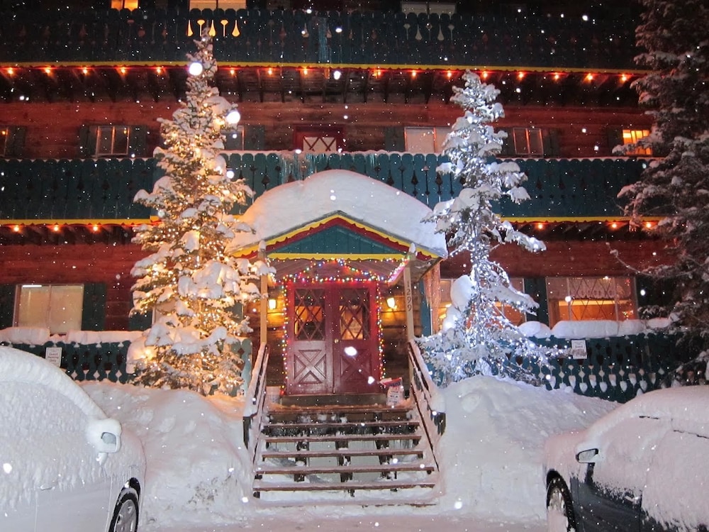Chateau Apres Lodge 19/25