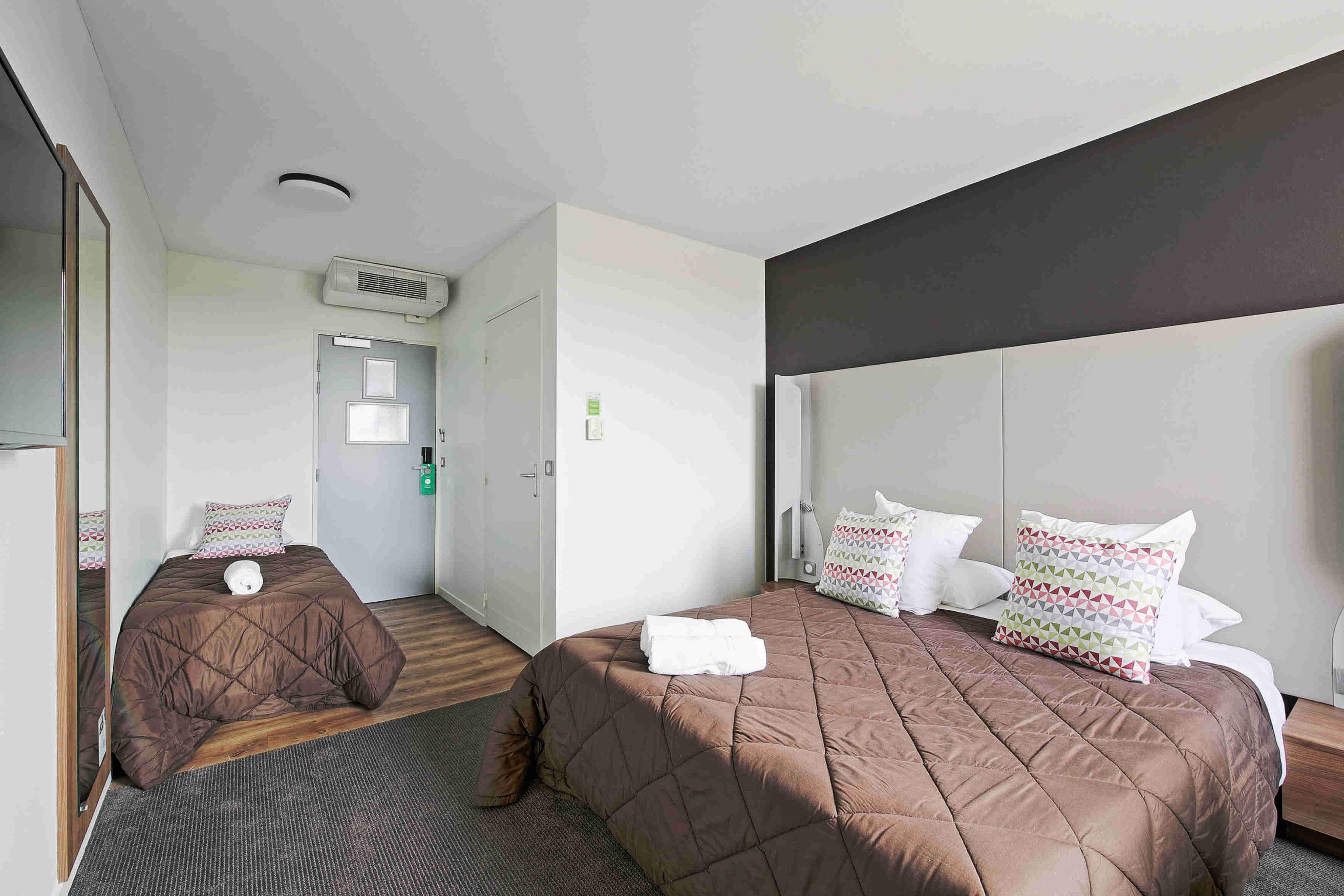 Next Generation, Double Bed