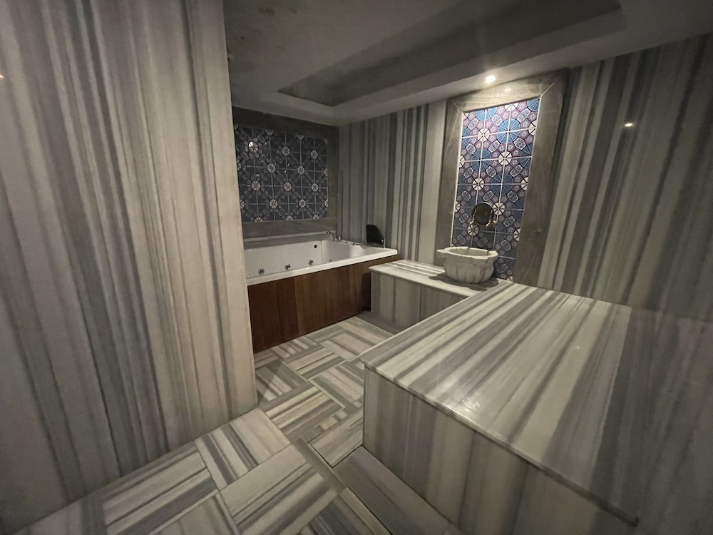 Le Luxe Suites Hotel & Spa 16/50