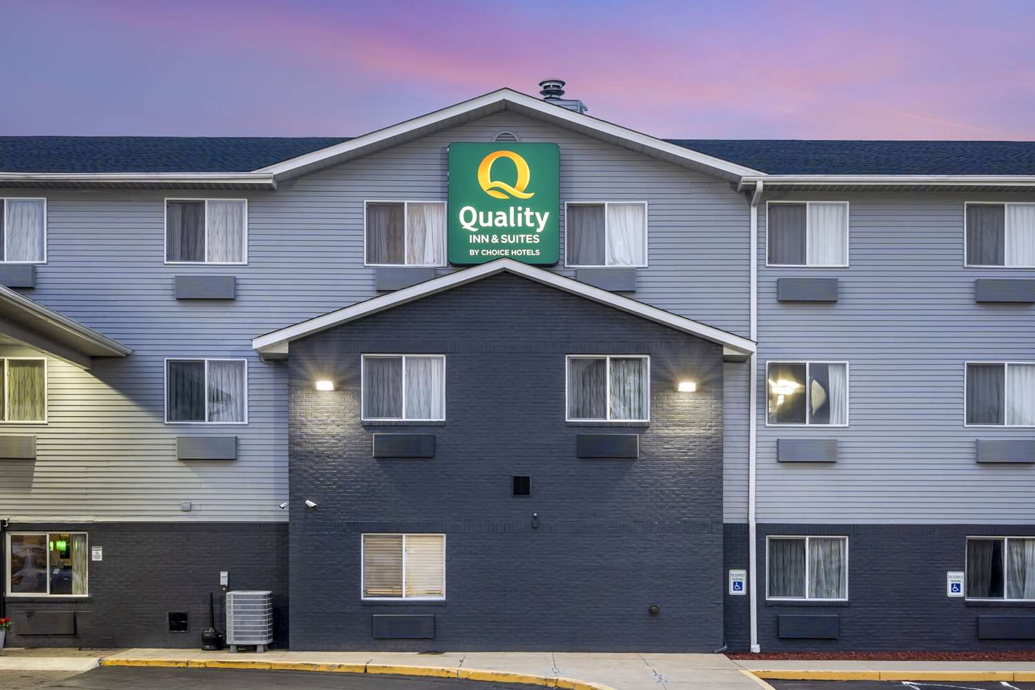 Quality Inn & Suites Delaware South 1/25
