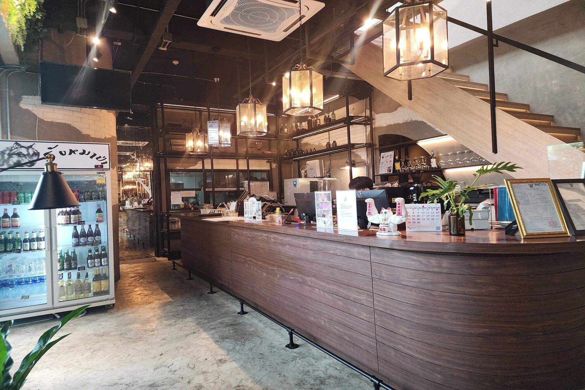 J Place Hotel by ZUZU 8/50