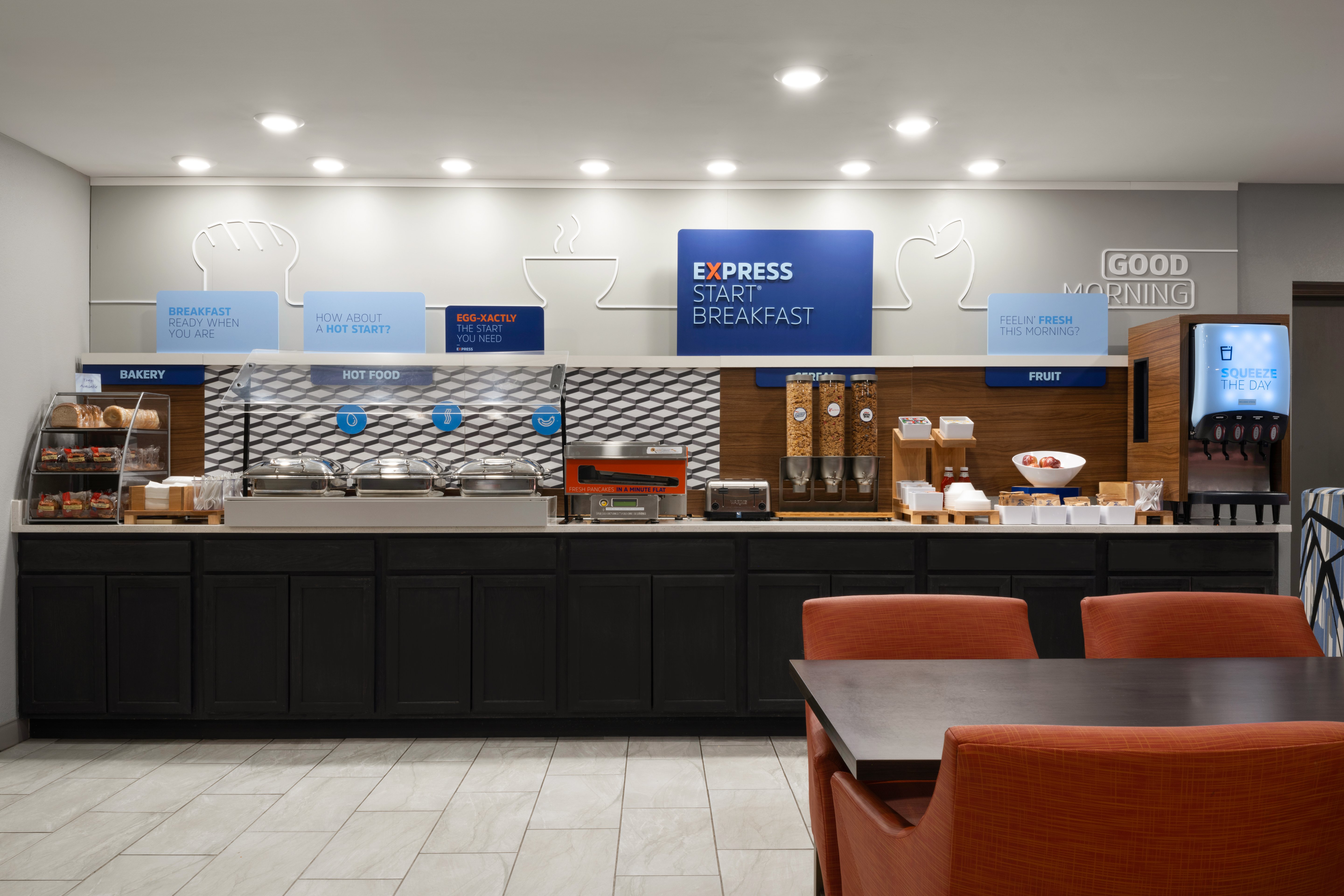 Holiday Inn Express Hotel & Suites Sebring 66/73