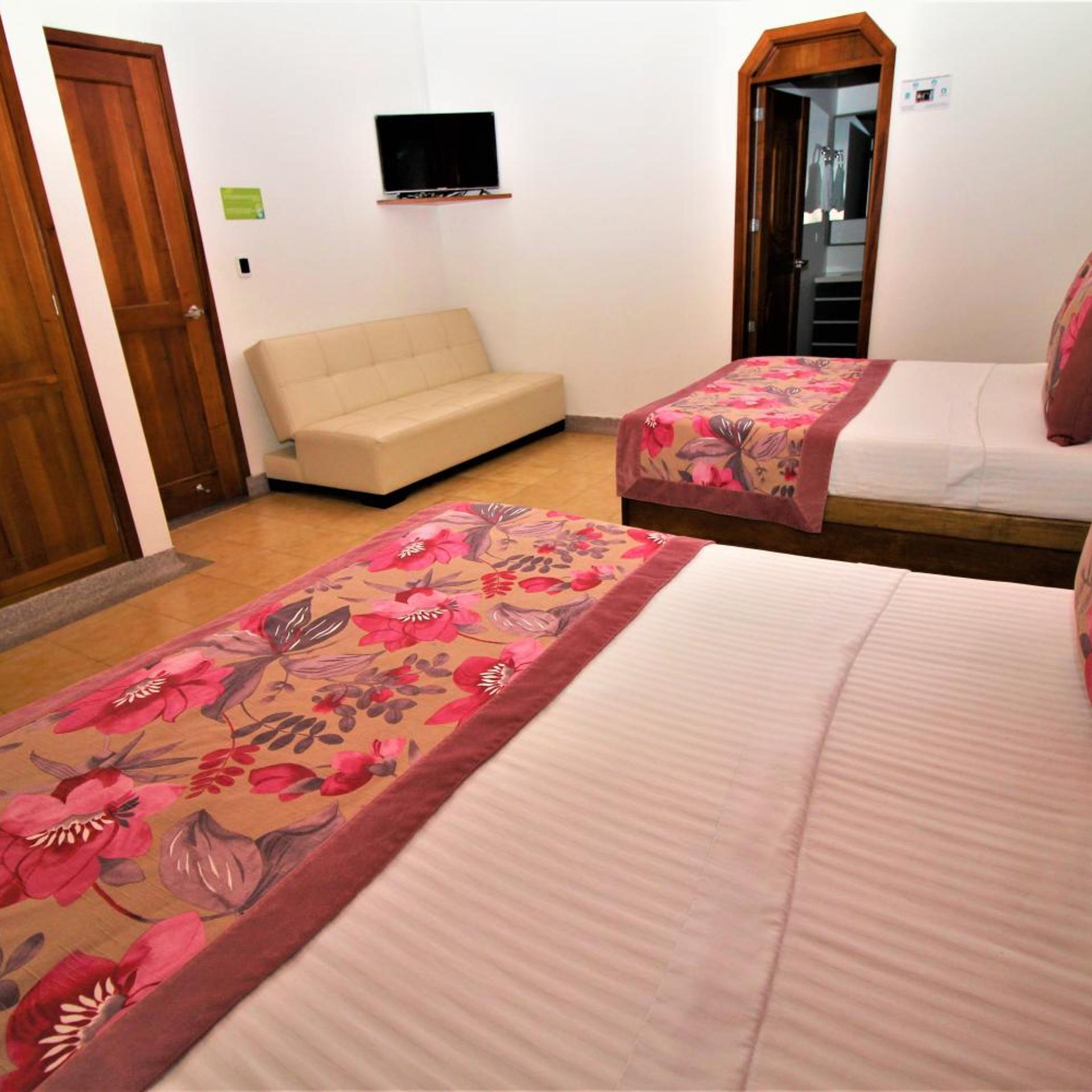Amazilia Hotel 34/54