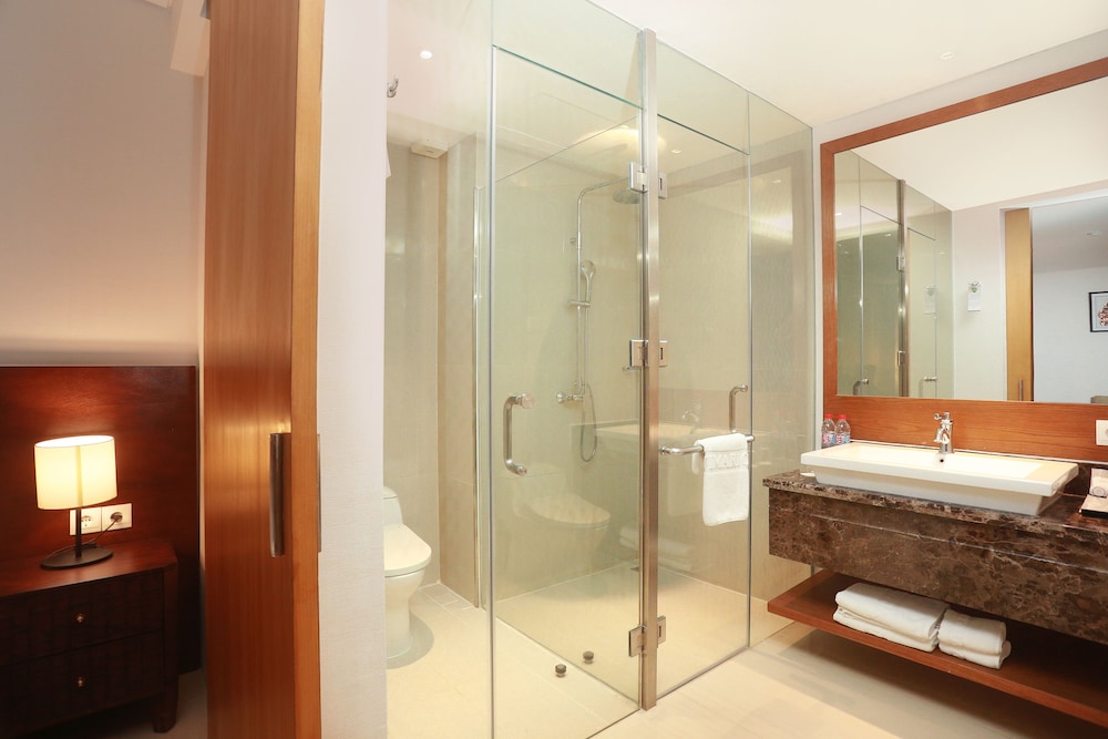 غرفة ديلوكس بسرير مزدوج أو سريرين منفصلين، Wimarion Hotel Semarang 5/5