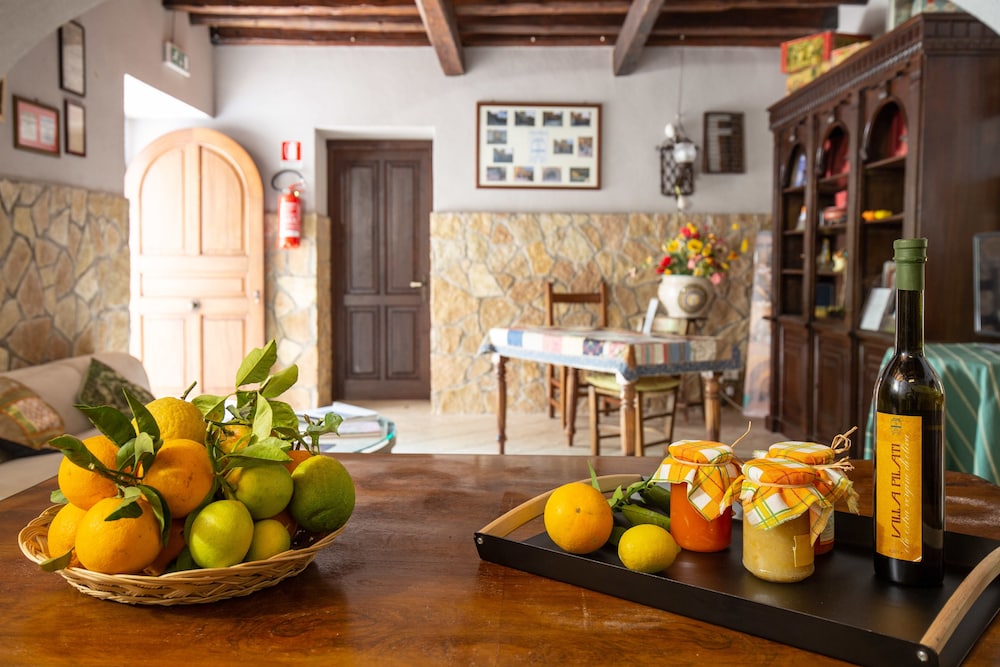 Villa Pilati Bed & Breakfast 24/50