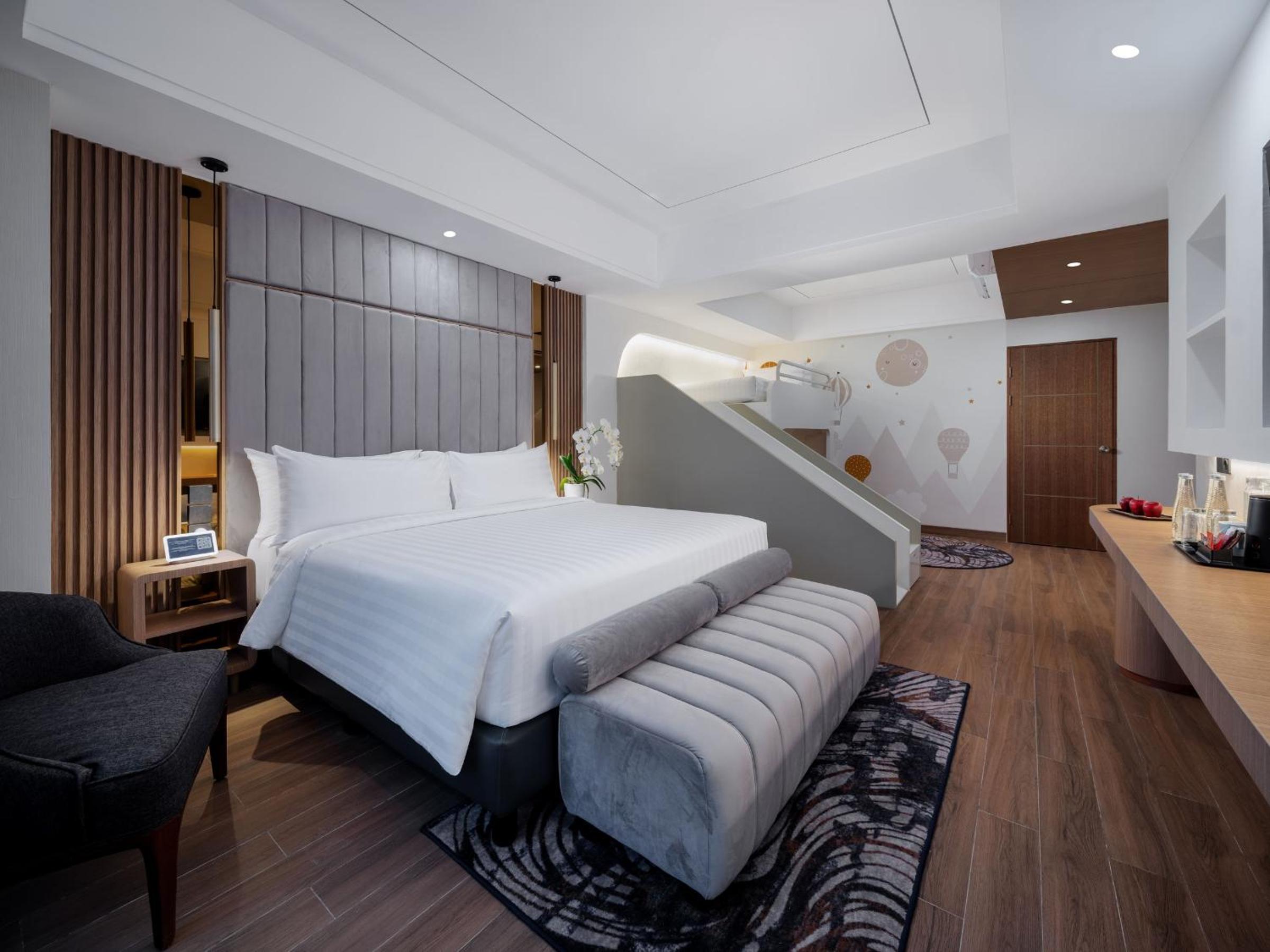 Family Suite, Bunk Bed, Queen Bed