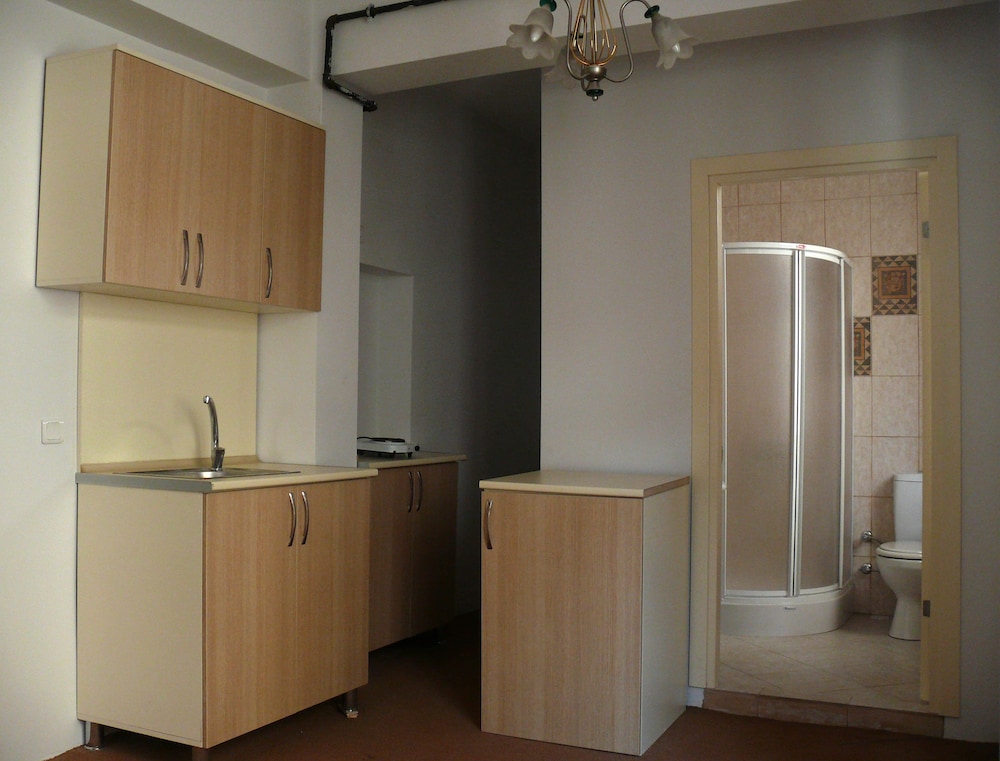 Budak Residence 17/18