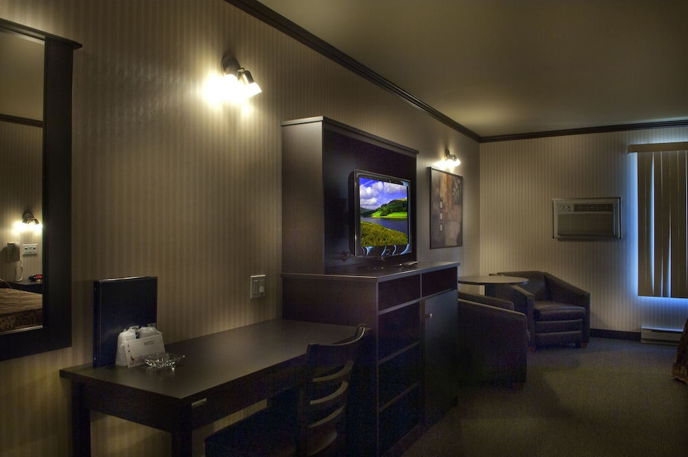 Ramada by Wyndham Laval 42/60