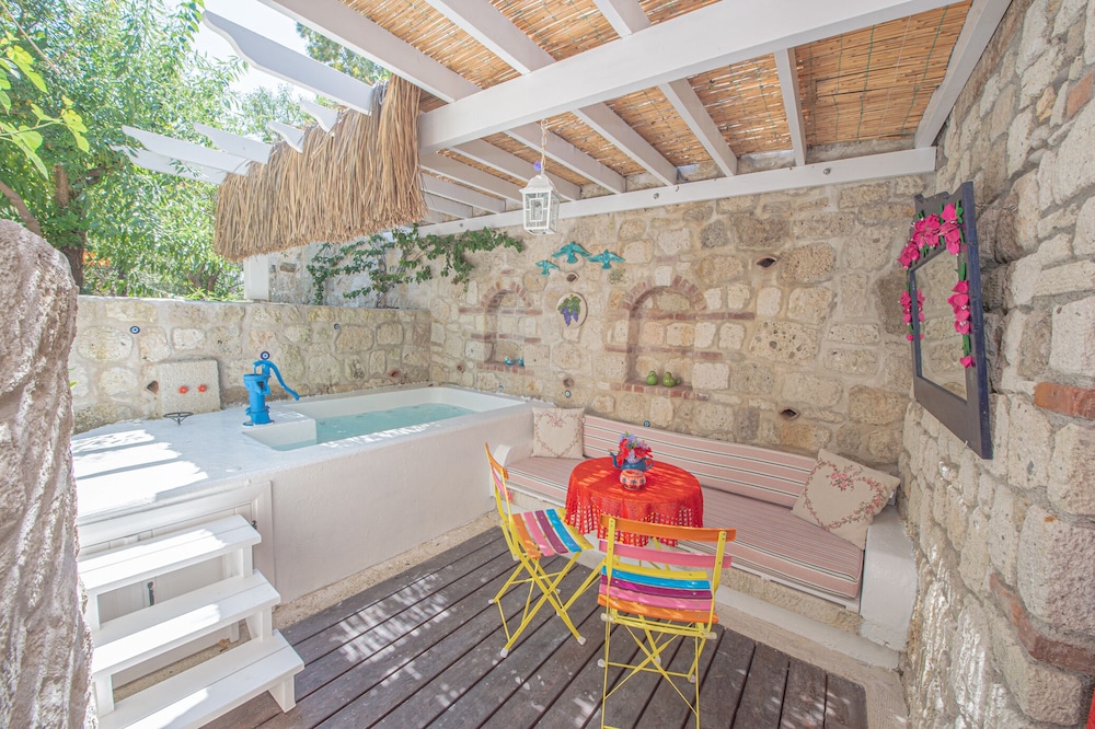 Villa Taraca Alacati Romantik Hotel 22/50