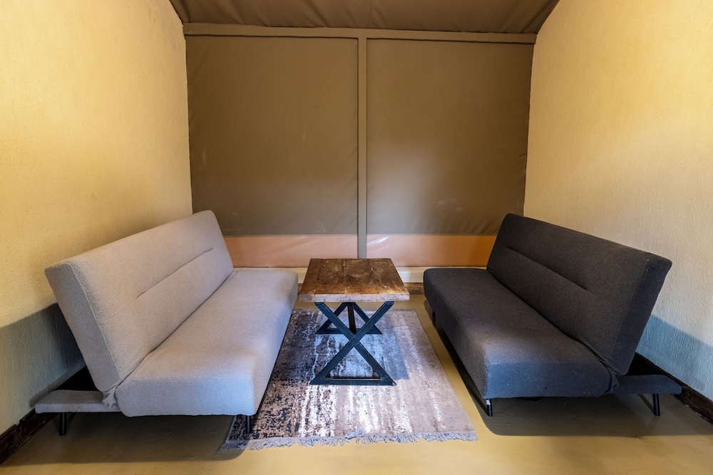 PrideInn Mara Camp 30/50