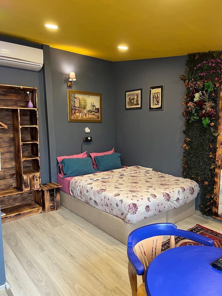 Marvel Suites - Adults Only 10/40