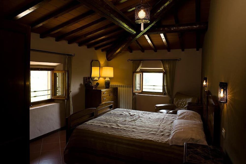 ROOM, DOUBLE BED