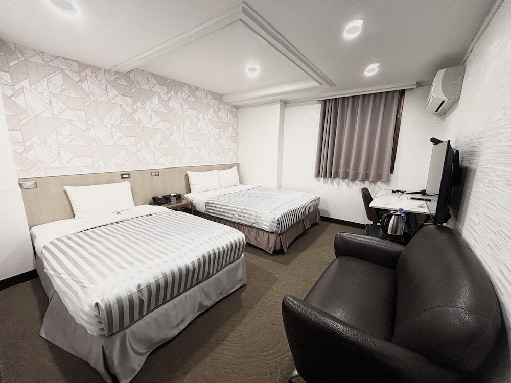 XIMEN HOTEL 48/70