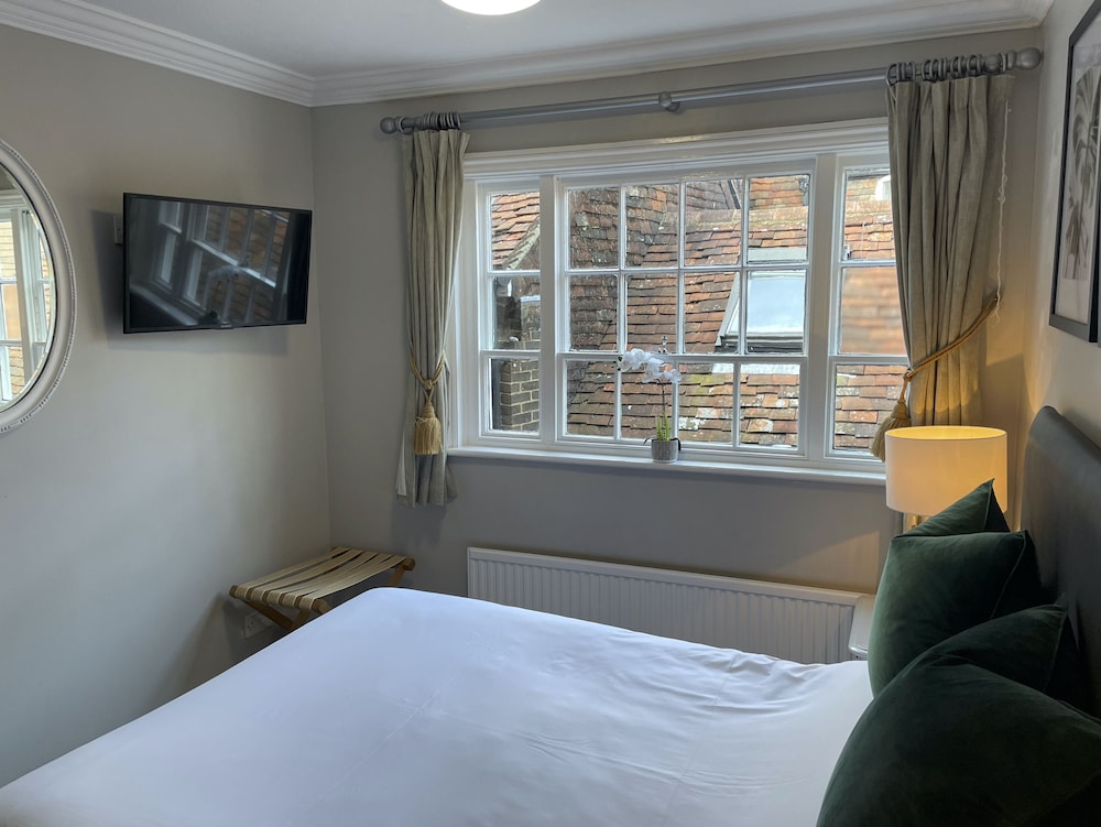 The Abbey Hotel 6/50