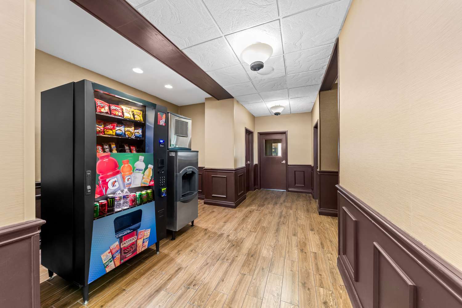 Comfort Inn Suites Near Lake Lewisville 6/43