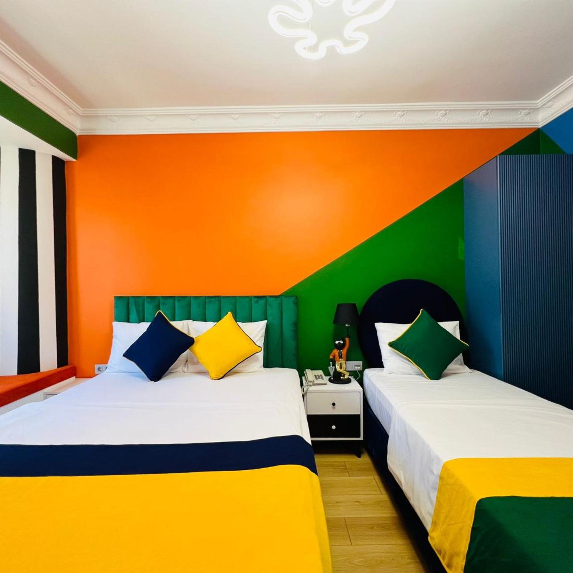 Room, Triple