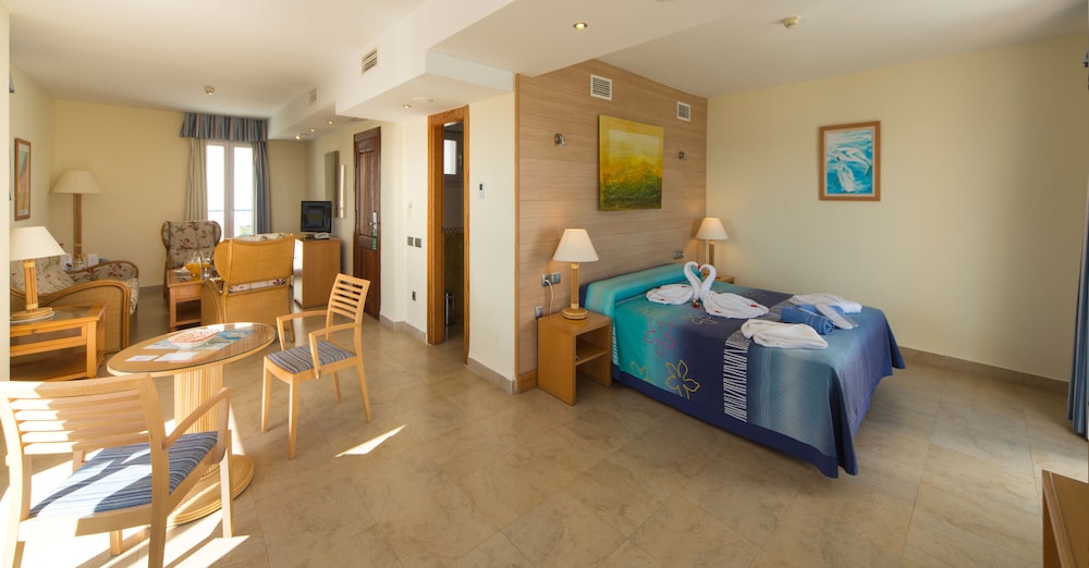 Punta Del Cantal Hotel Suites 11/48