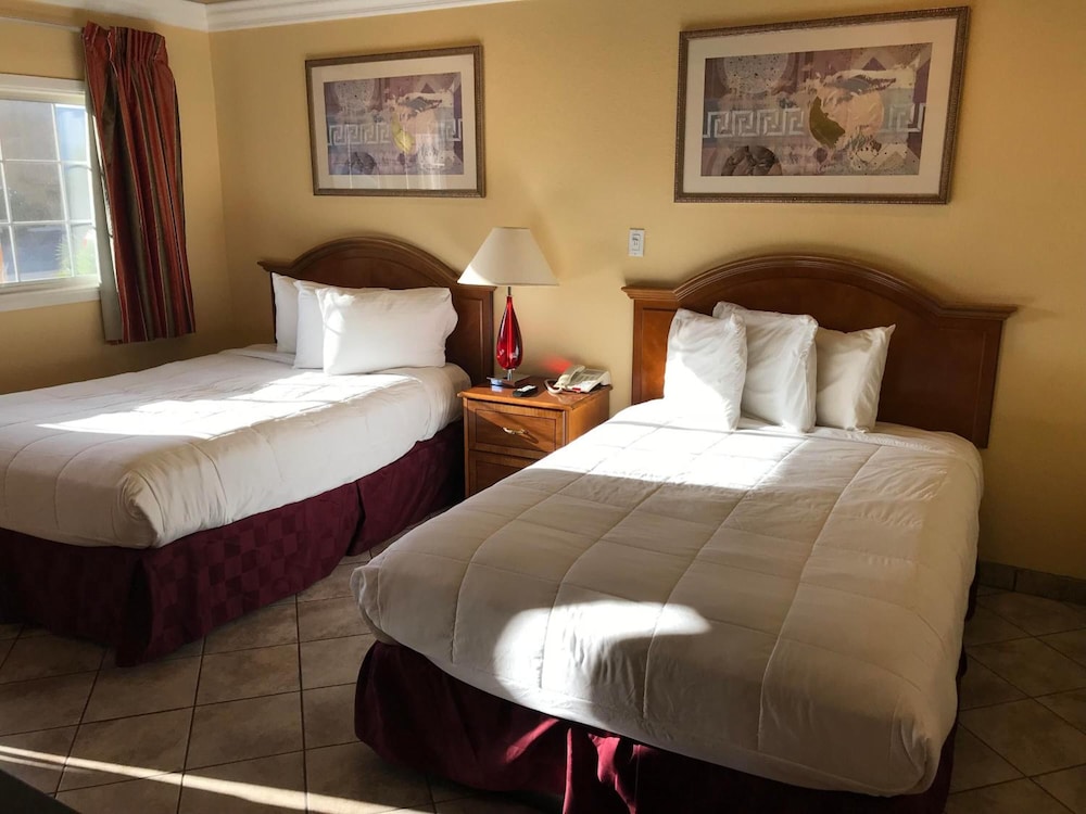 Bayshore Inn 10/44