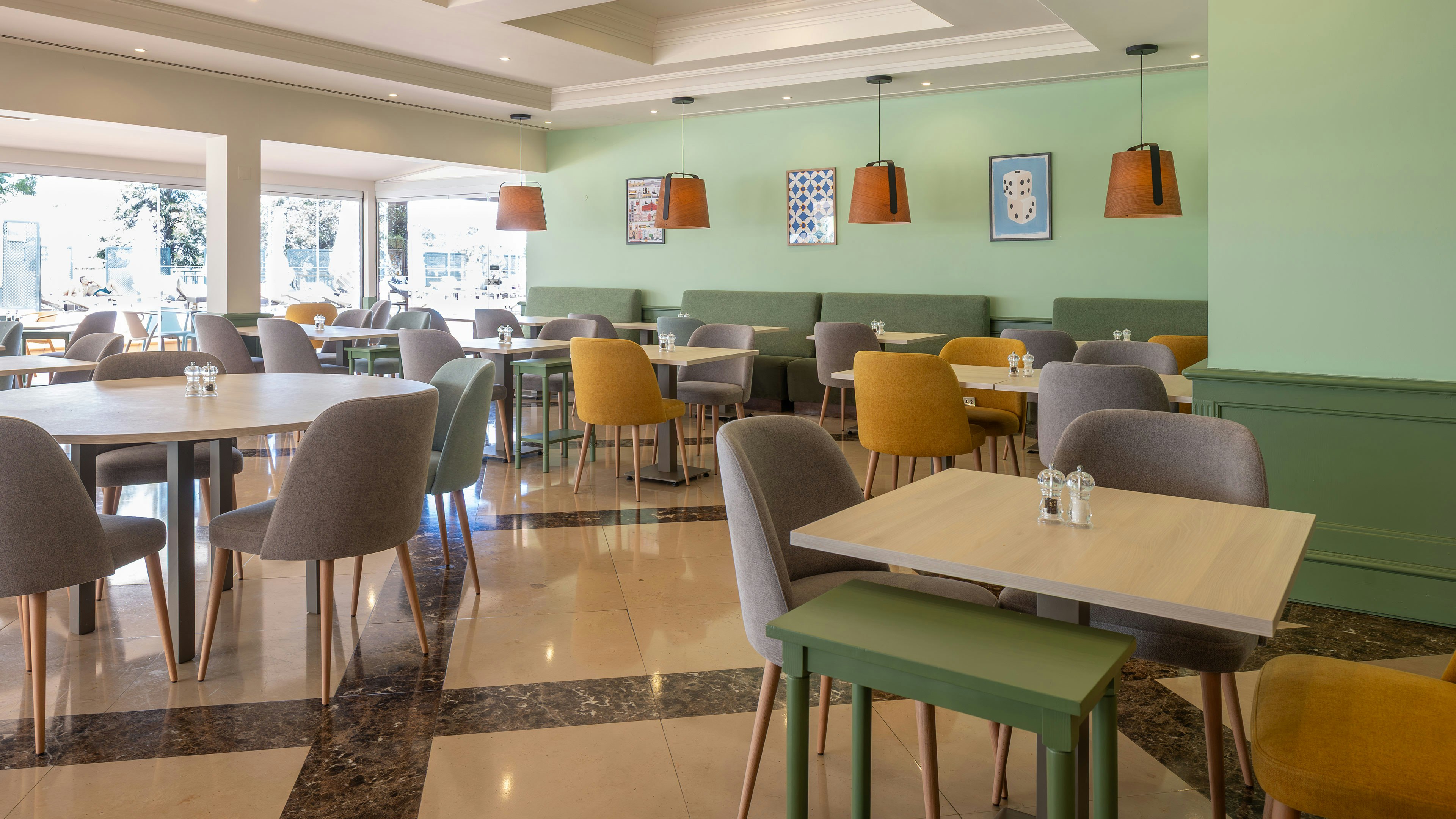 Holiday Inn Algarve Albufeira by IHG 62/79