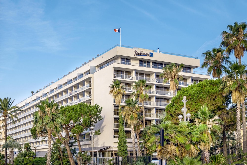 RADISSON BLU NICE 2/75