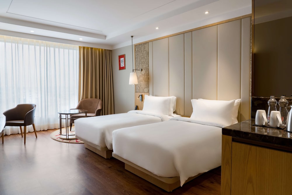 Radisson Bhopal 16/64