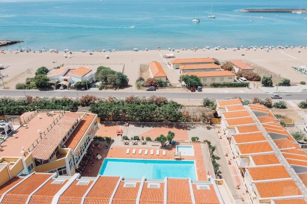 Club Malaspina Hotel and Resort 33/54