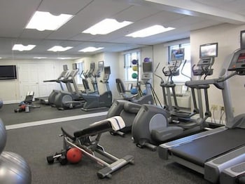 Newport Beach Hotel Suites 40/69