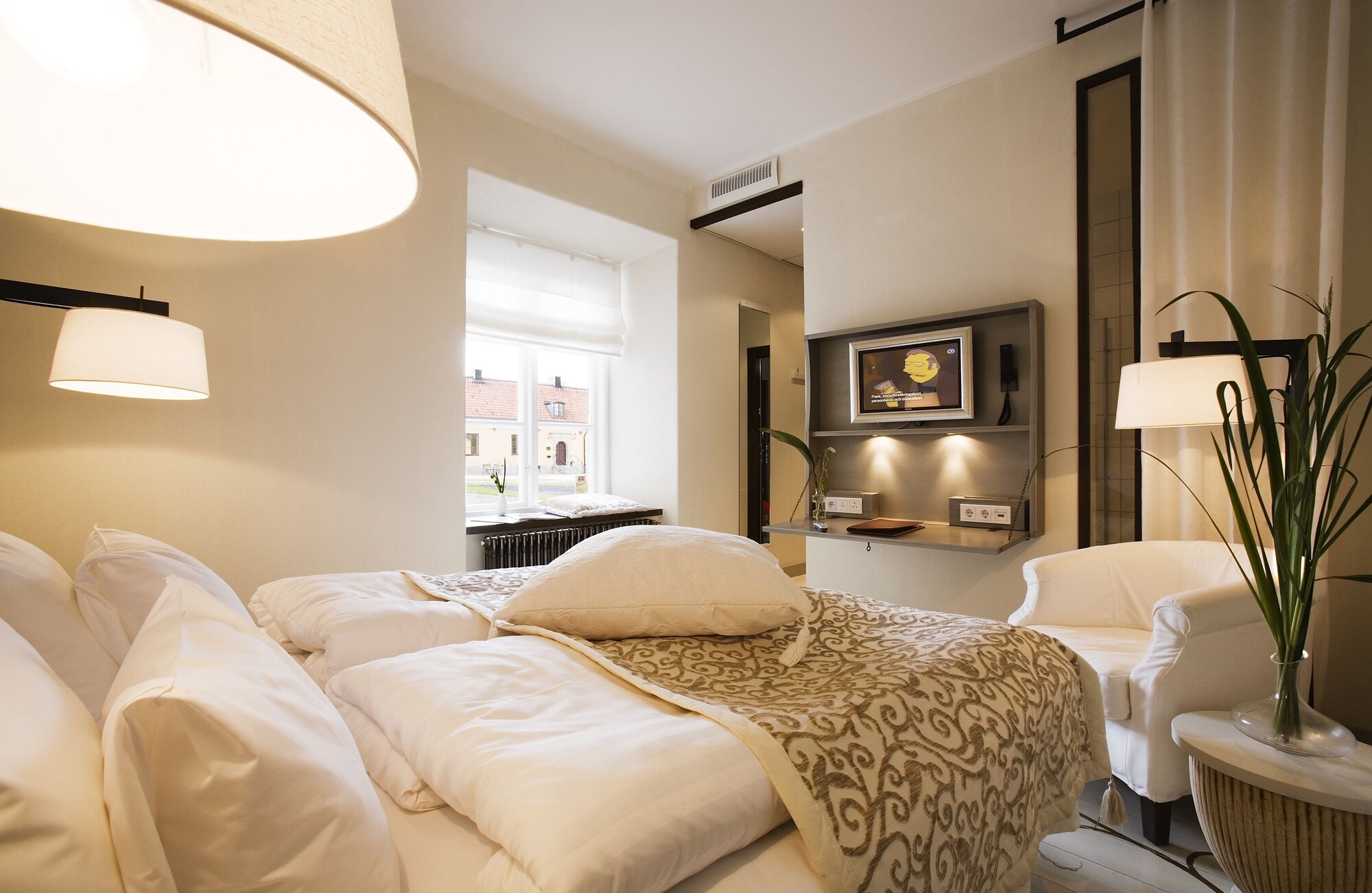 Standard, Twin Beds