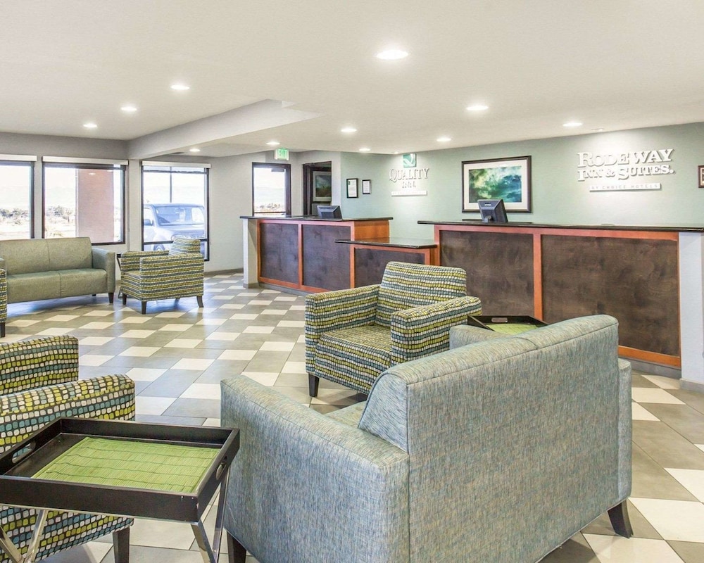 Quality Inn Needles, CA 29/34