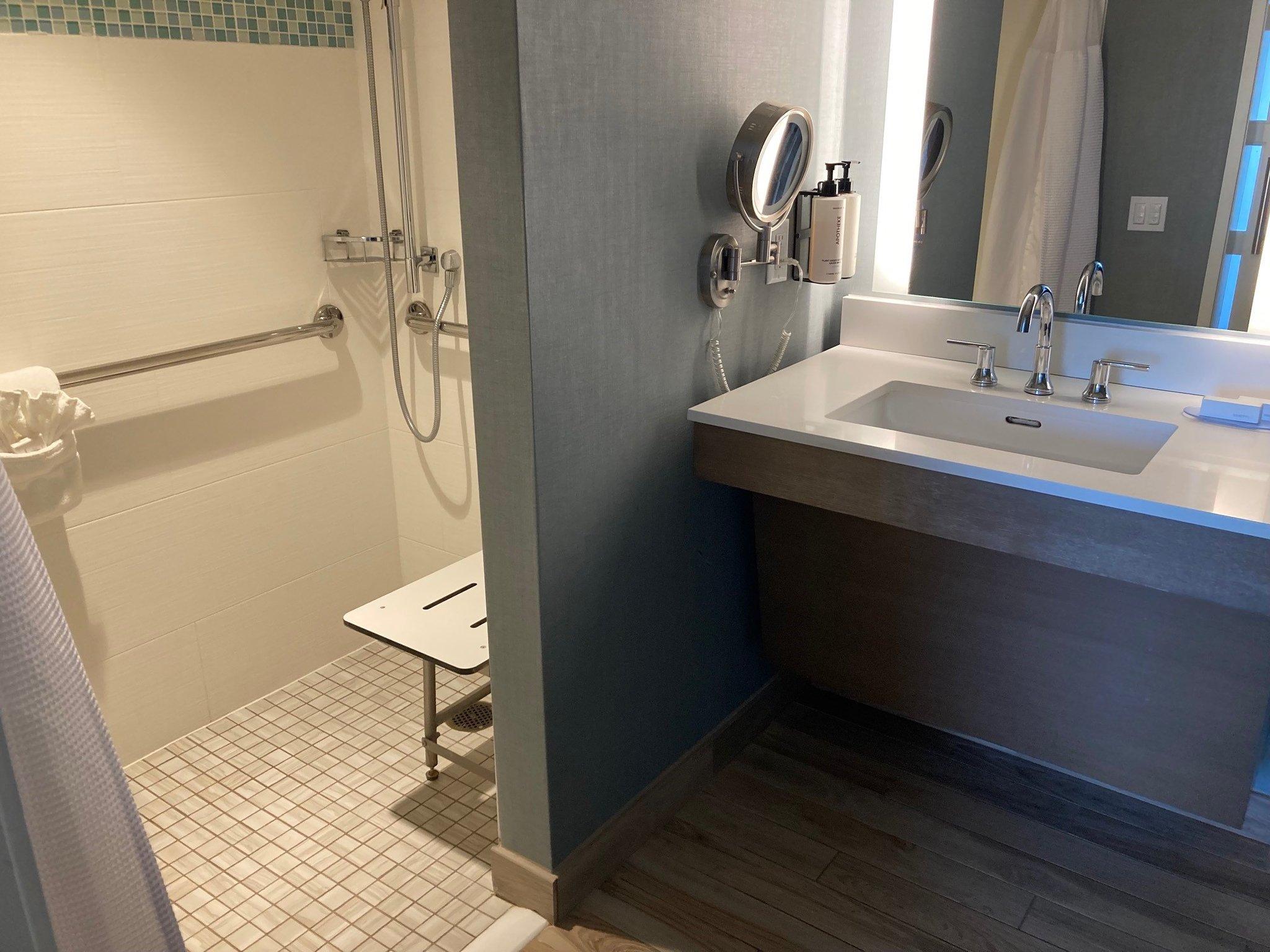 جناح بسرير كينج لذوي الإعاقة، Crowne Plaza Ventura Beach 3/10