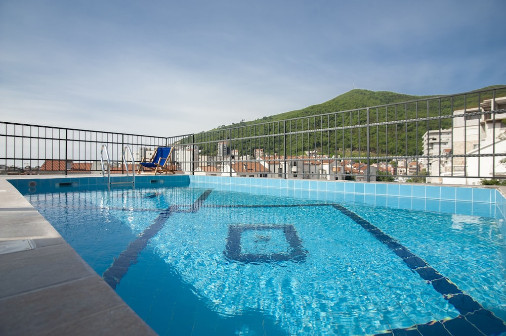 HOTEL TWELVE by Aycon 42/58