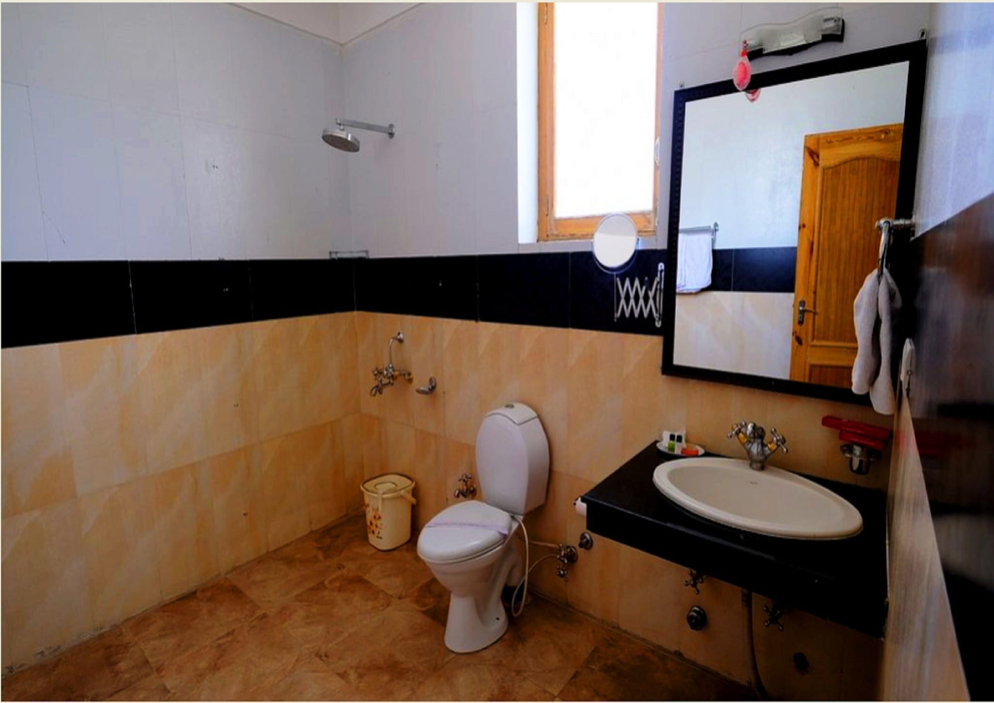 DELUXE, DOUBLE BED, GARDEN VIEW