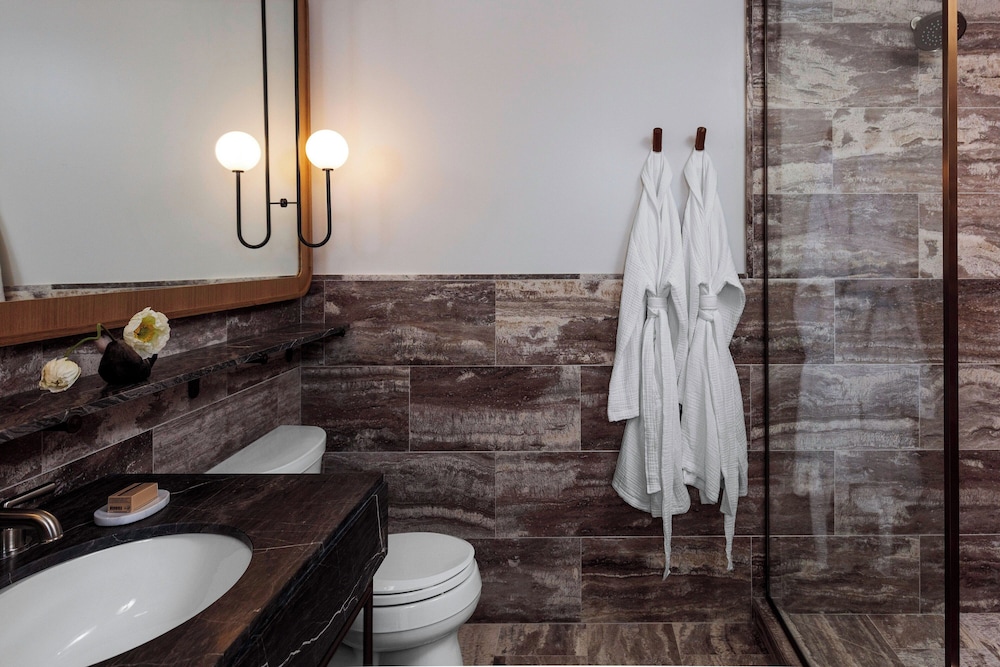 Landmark, King Bed, Terrace، Santa Monica Proper Hotel 3/3