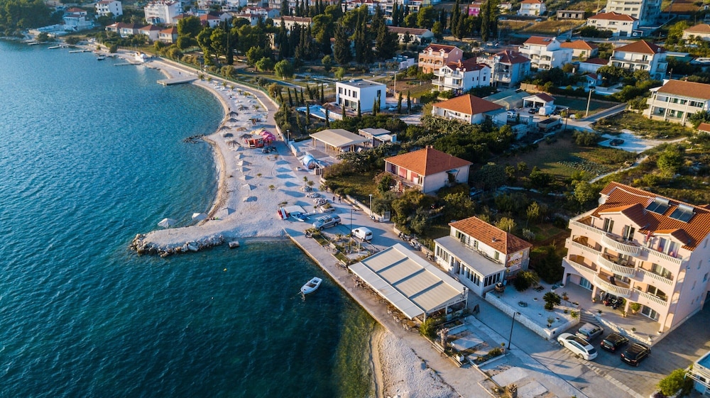 Kaja - Right Next To The Beach 34/50