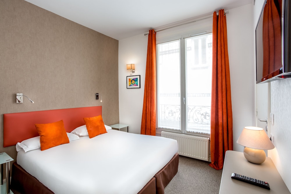 Porte de Versailles Hotel 7/48